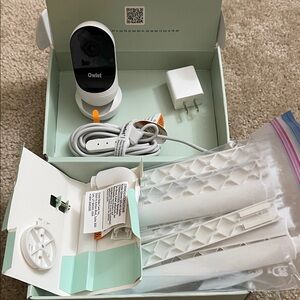 Owlet Baby Monitor camera with Accessories